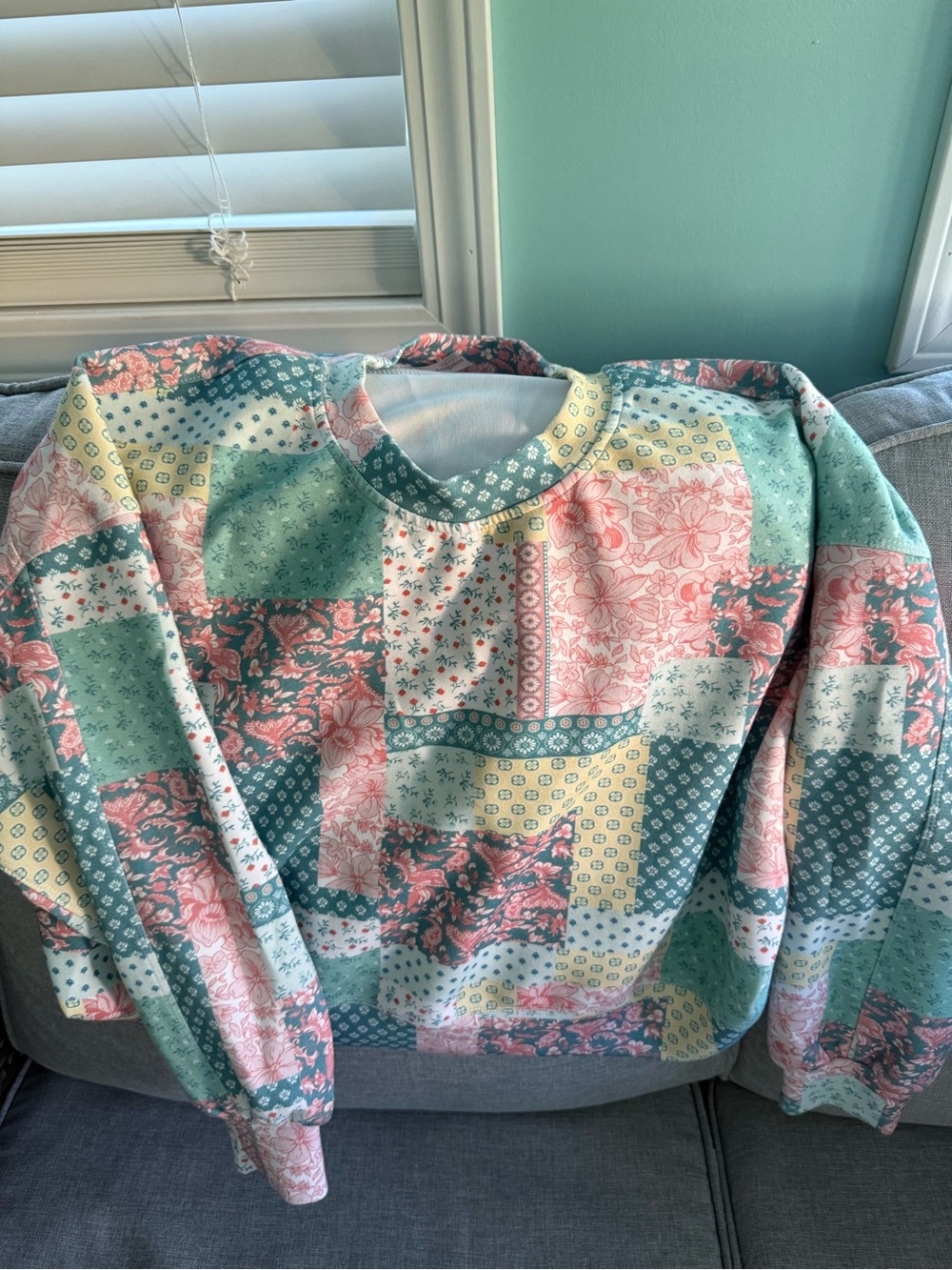 Simply Southern Laney Size XS Quilt Pattern Pullover Waist Cropped Sweatshirt